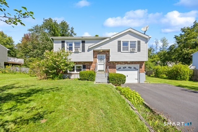 Torrington CT, 92 Carriage Lane