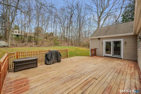 6 Cheryl Court East Lyme CT 06357