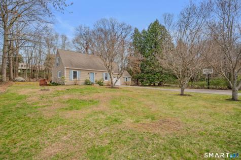6 Cheryl Court East Lyme CT 06357