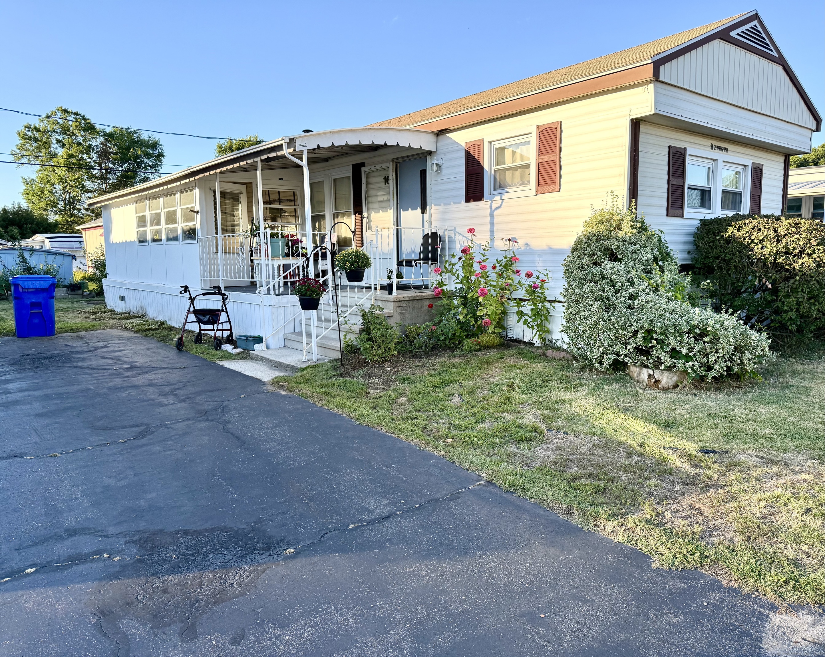 16 Sioux Road East Hartford CT 06118