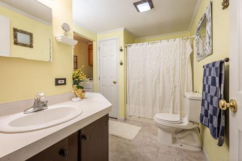 15 Sioux Road East Hartford CT 06118