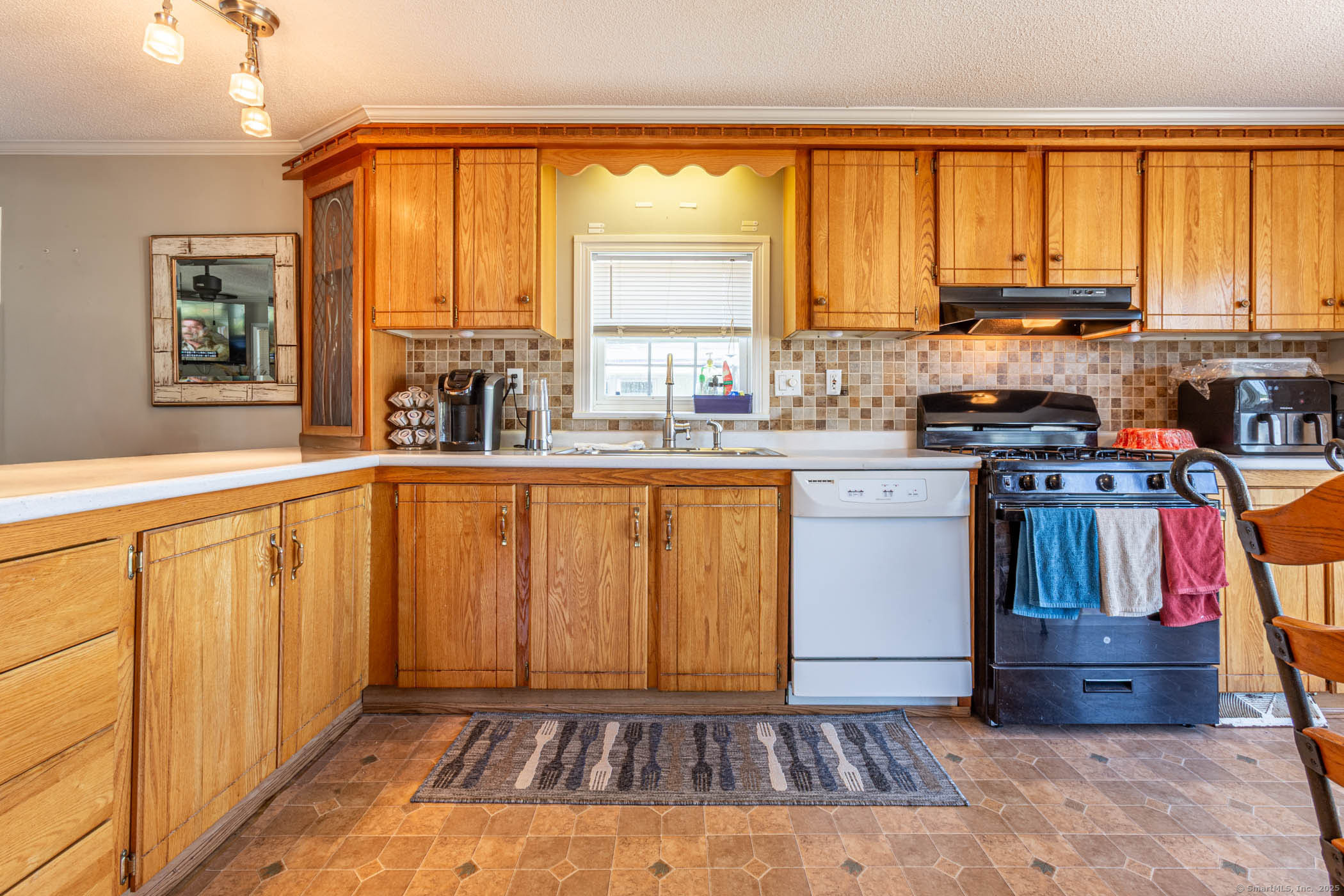 15 Sioux Road East Hartford CT 06118