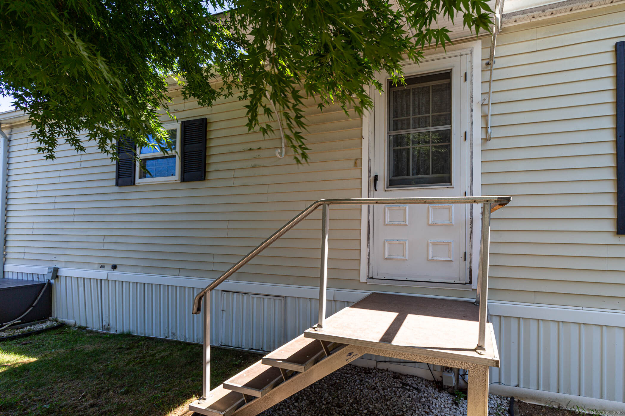 15 Sioux Road East Hartford CT 06118