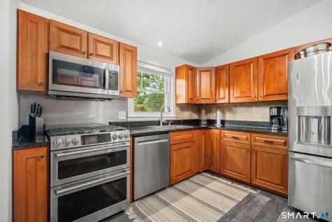 6 Boysen Drive Bloomfield CT 06002