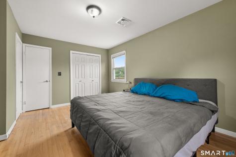 8 Meadow Drive Oxford CT 06478