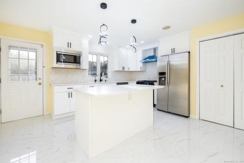 20 Nessa Way Rocky Hill CT 06067