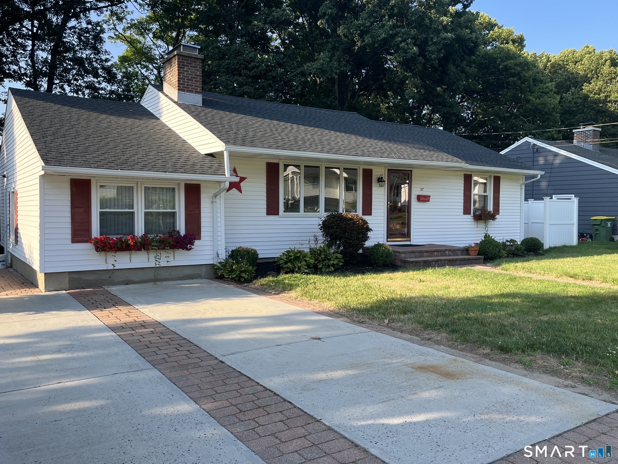 37 Fleetwood Drive Waterbury CT 06706