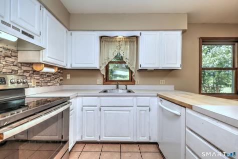 8 Brookview Lane New Milford CT 06776