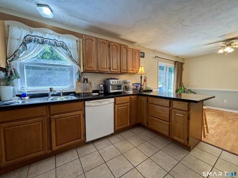 32 Pollys Lane Montville CT 06382