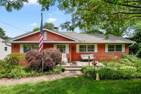 44 North Lake Shore Drive Brookfield CT 06804