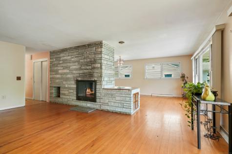 44 North Lake Shore Drive Brookfield CT 06804