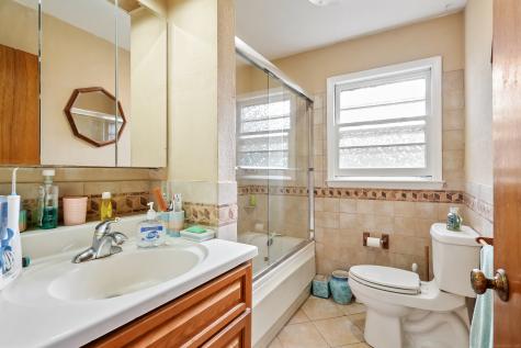 44 North Lake Shore Drive Brookfield CT 06804