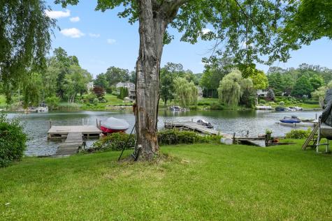 44 North Lake Shore Drive Brookfield CT 06804