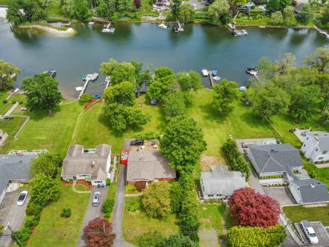 44 North Lake Shore Drive Brookfield CT 06804