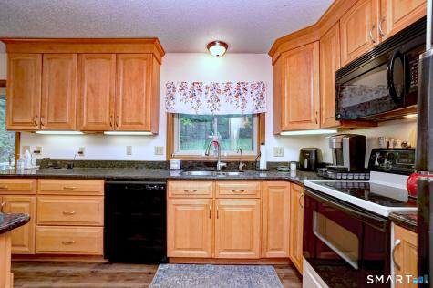 4 Windsor Place Naugatuck CT 06770