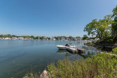 128 Five Mile River Road Darien CT 06820
