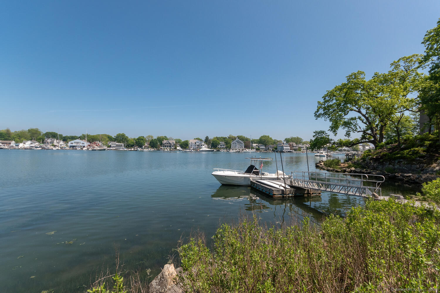 128 Five Mile River Road Darien CT 06820