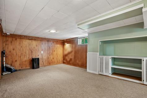 1 Chapman Avenue Waterford CT 06375