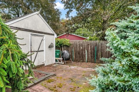 1 Chapman Avenue Waterford CT 06375