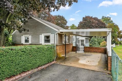 1 Chapman Avenue Waterford CT 06375