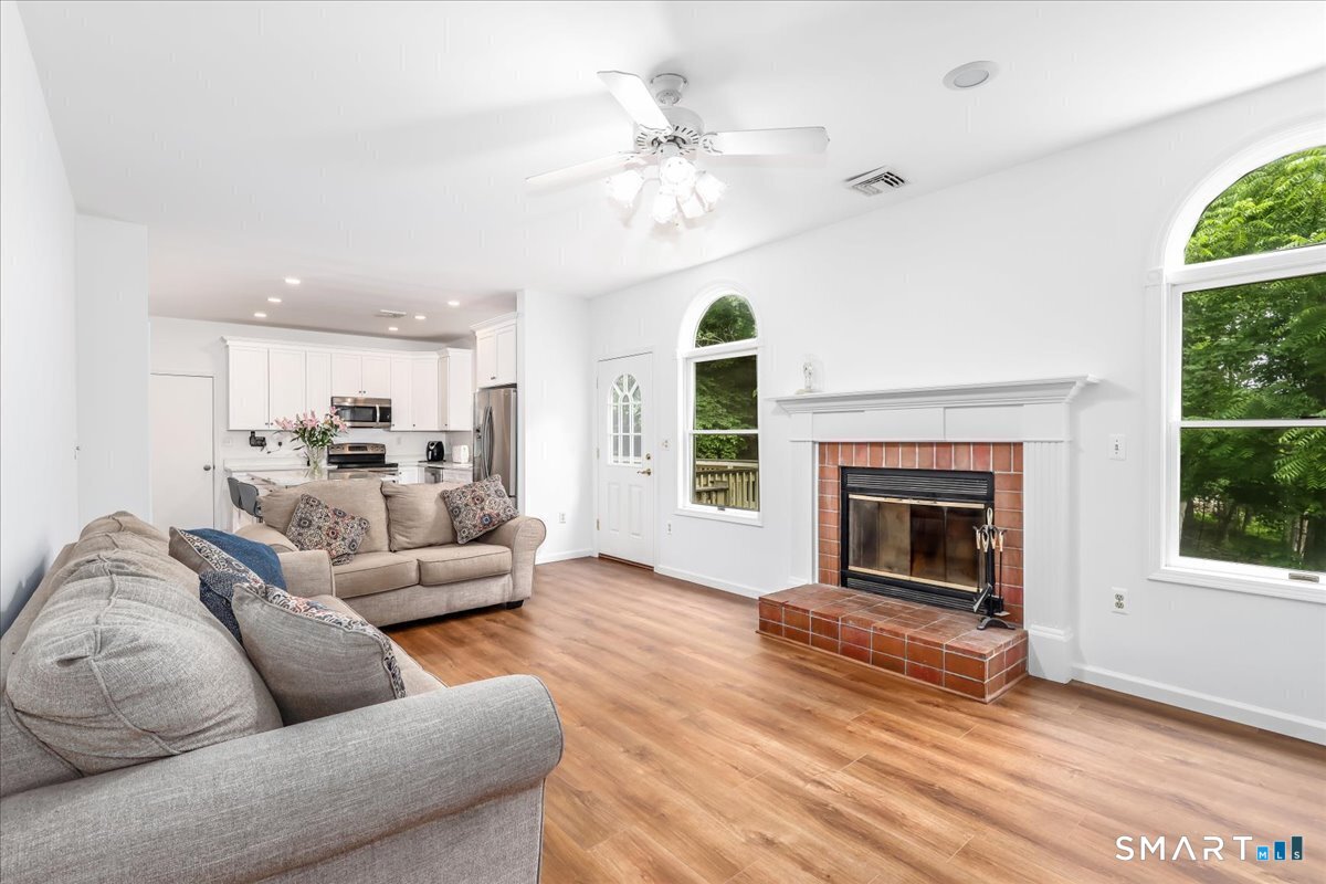 33 Greenknoll Drive Brookfield CT 06804