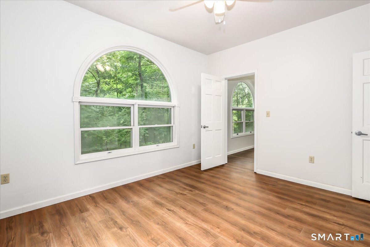 33 Greenknoll Drive Brookfield CT 06804