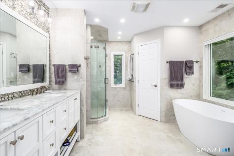 33 Greenknoll Drive Brookfield CT 06804