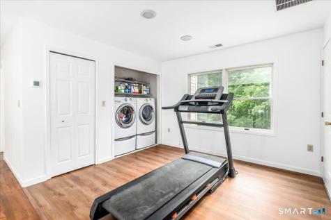 33 Greenknoll Drive Brookfield CT 06804