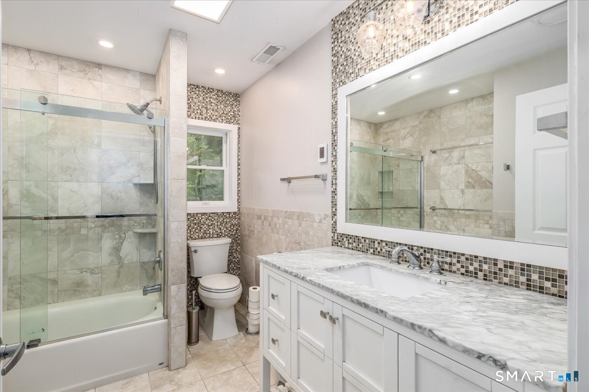 33 Greenknoll Drive Brookfield CT 06804