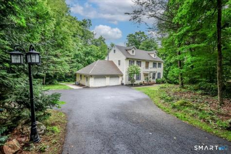 33 Greenknoll Drive Brookfield CT 06804