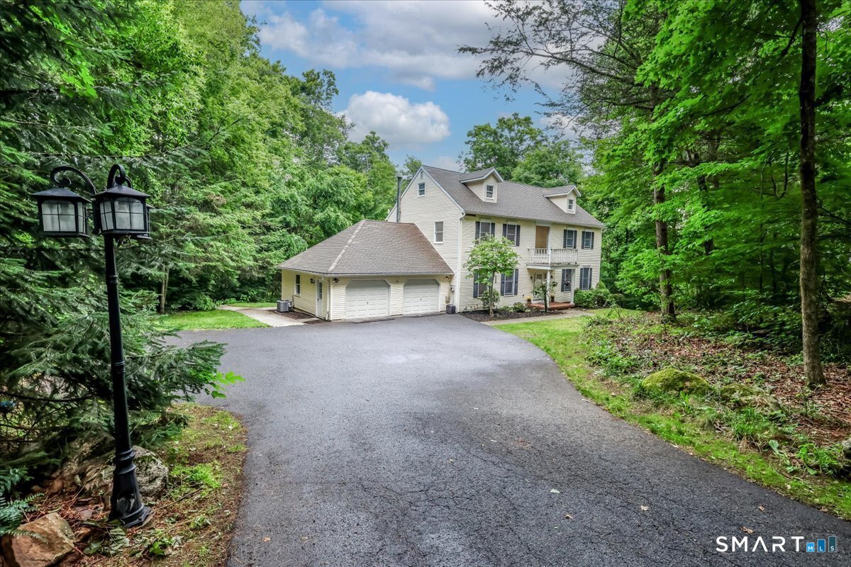 33 Greenknoll Drive Brookfield CT 06804