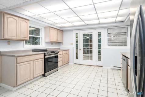 33 Greenknoll Drive Brookfield CT 06804