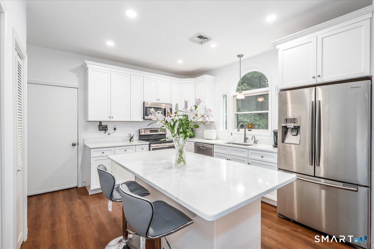 33 Greenknoll Drive Brookfield CT 06804