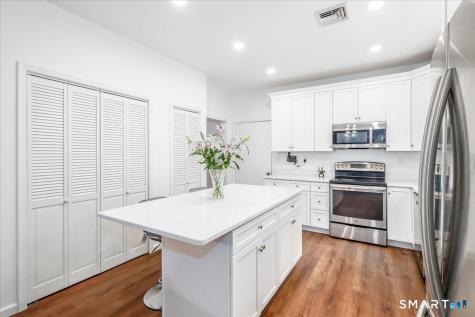 33 Greenknoll Drive Brookfield CT 06804