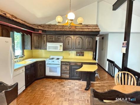65 Glenview Road Meriden CT 06450