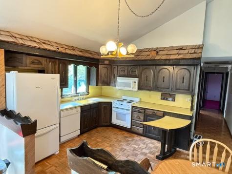 65 Glenview Road Meriden CT 06450