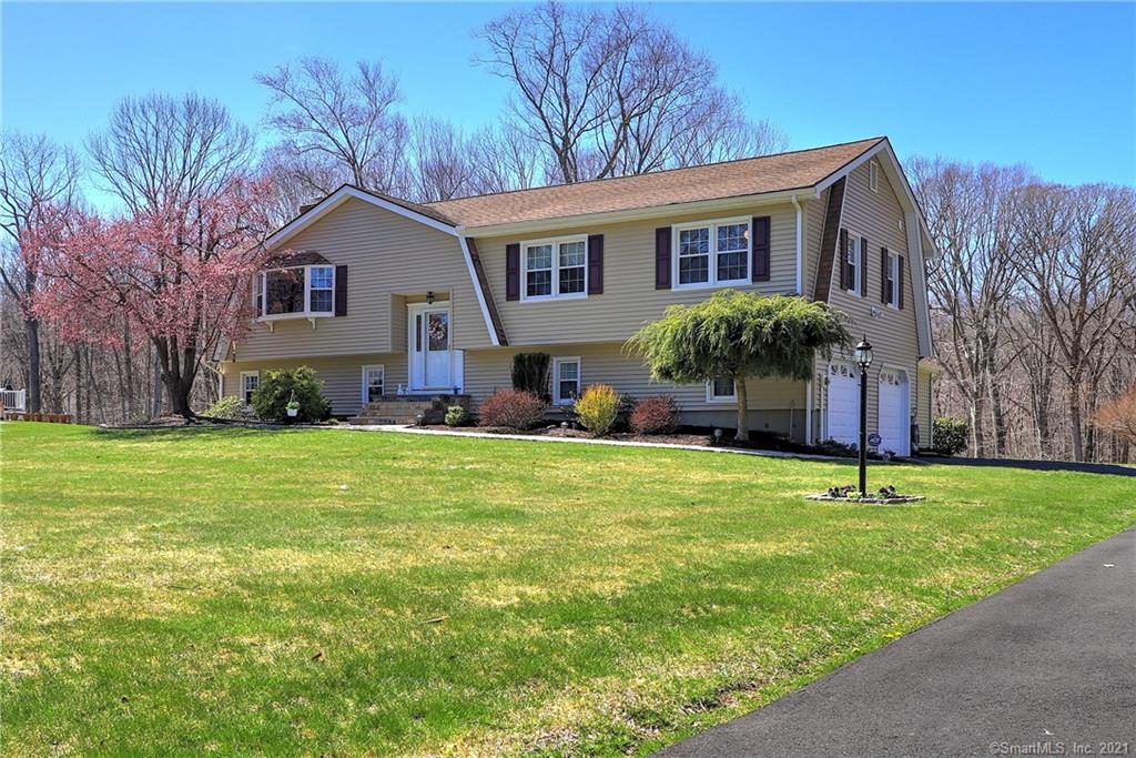 166 Williamsburg Drive Monroe CT 06468