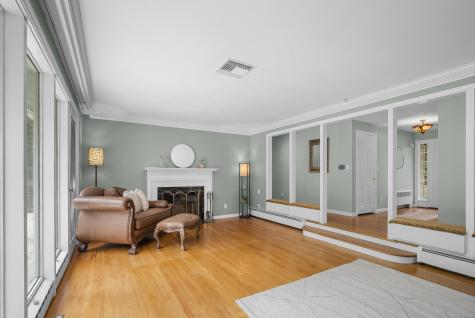 11 High Gate Lane West Hartford CT 06107