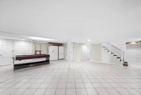 11 High Gate Lane West Hartford CT 06107