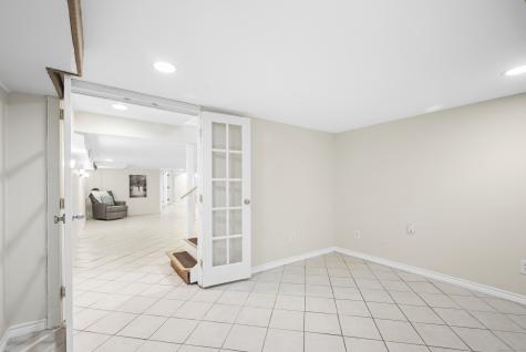 11 High Gate Lane West Hartford CT 06107