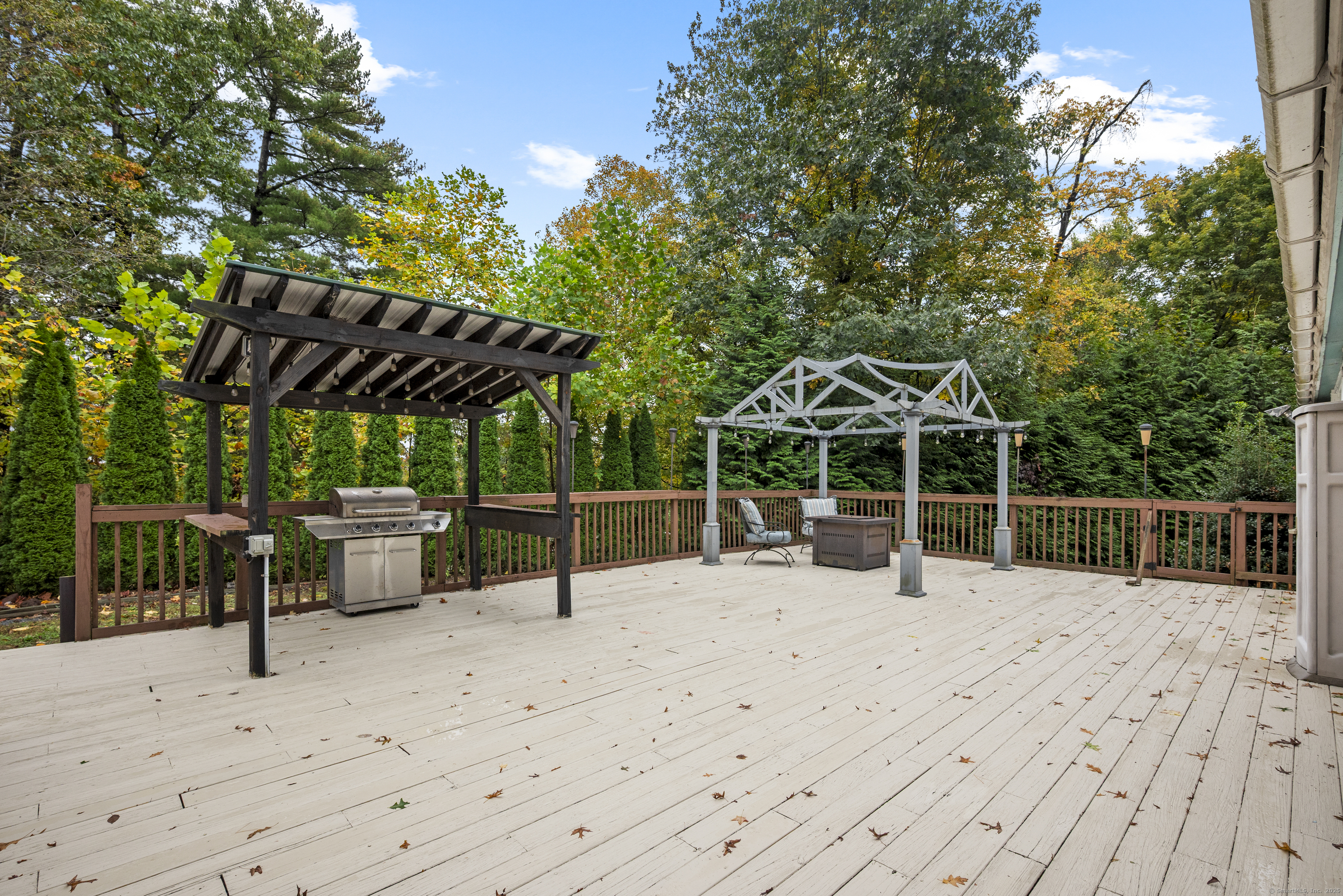 11 High Gate Lane West Hartford CT 06107