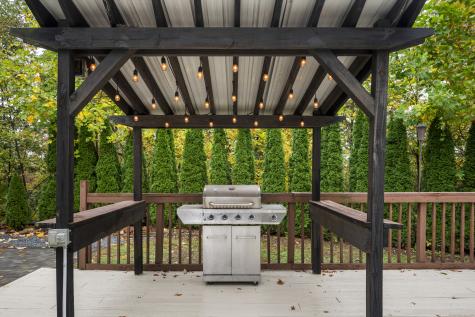 11 High Gate Lane West Hartford CT 06107