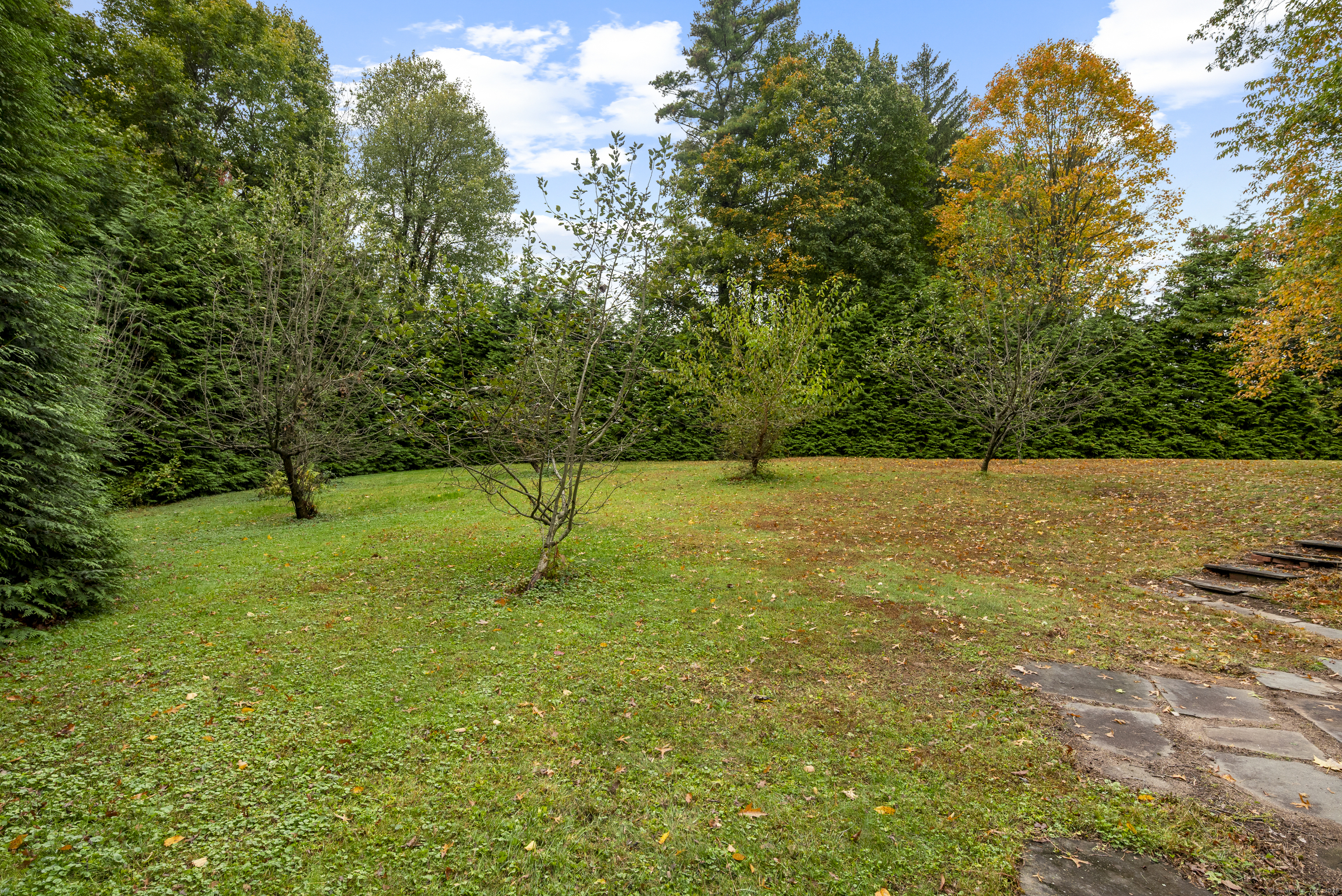 11 High Gate Lane West Hartford CT 06107