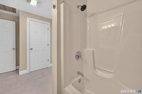 6 White Plains Road Norwich CT 06360