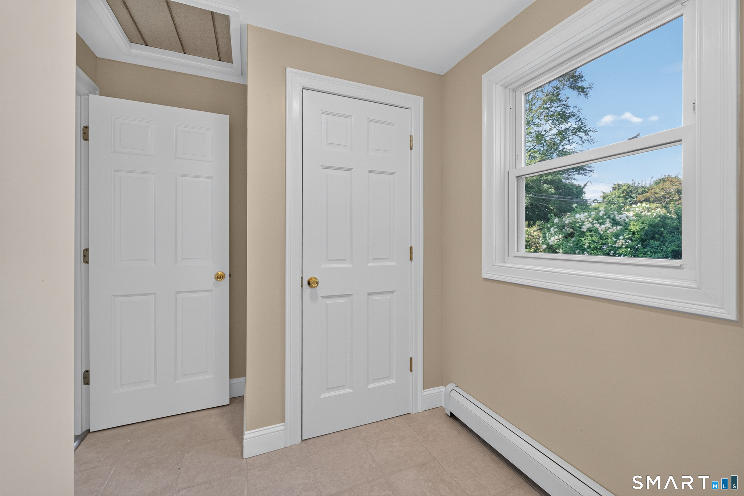 6 White Plains Road Norwich CT 06360
