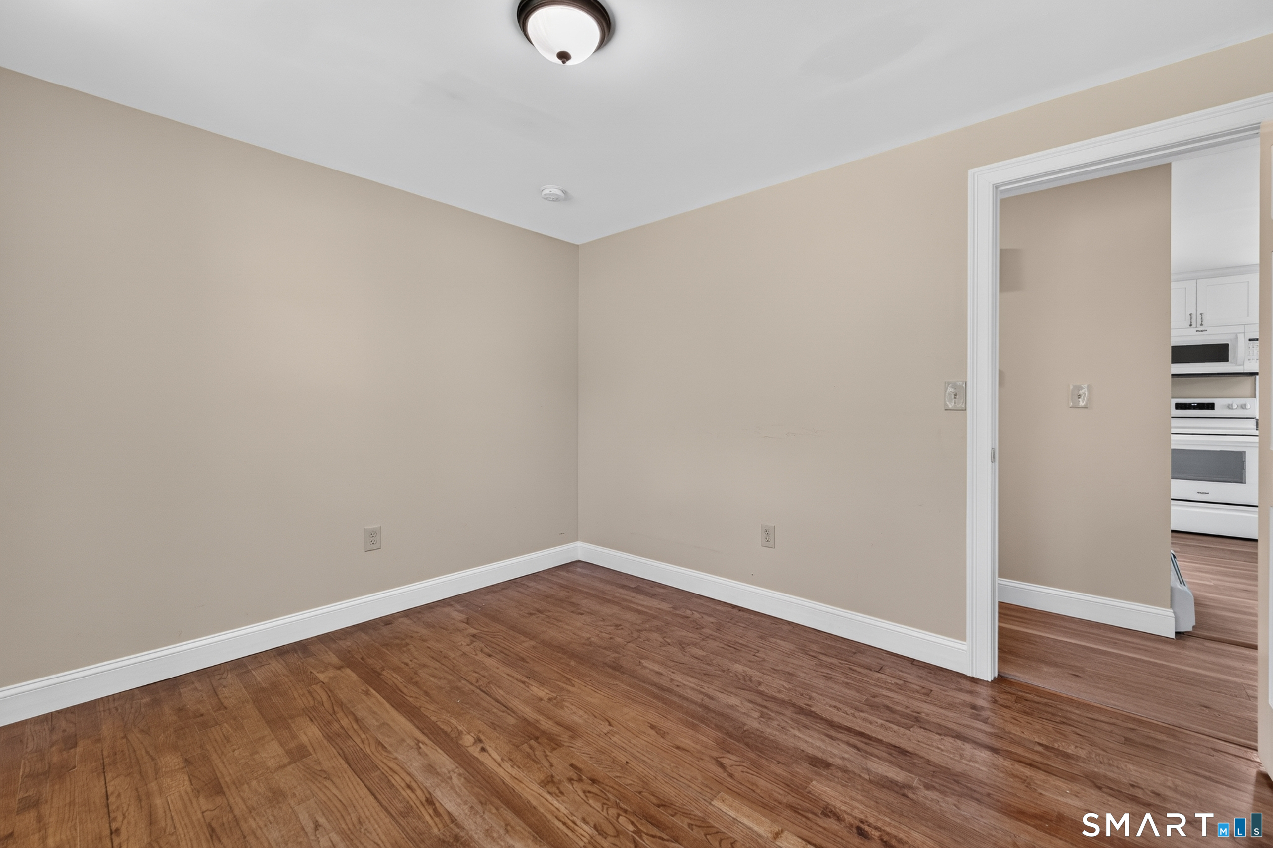 6 White Plains Road Norwich CT 06360