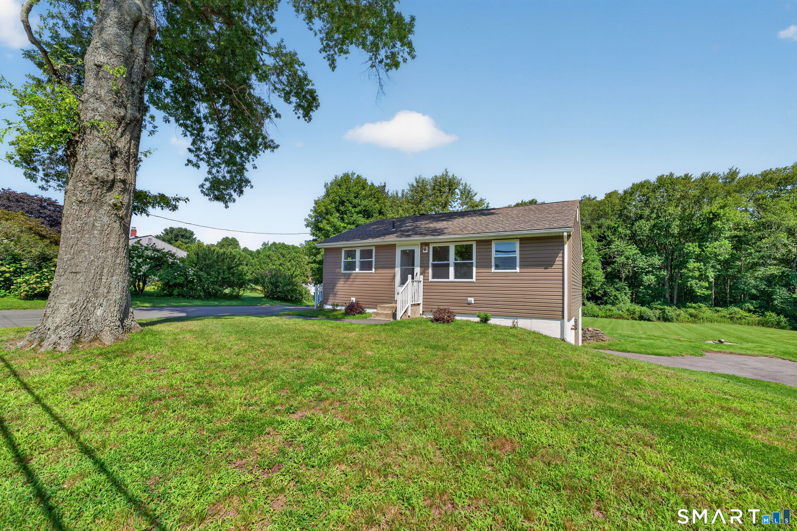 6 White Plains Road Norwich CT 06360