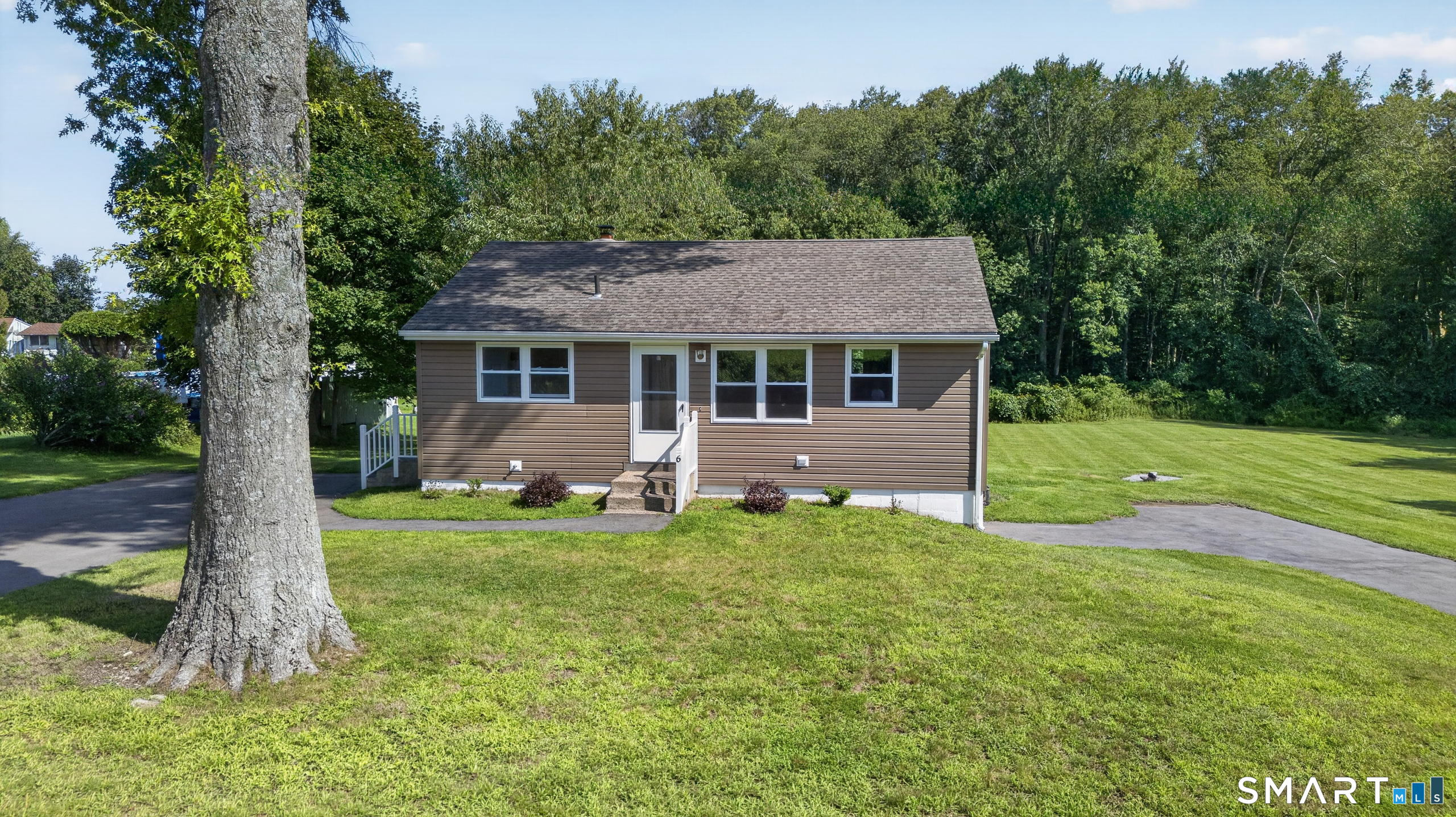 6 White Plains Road Norwich CT 06360