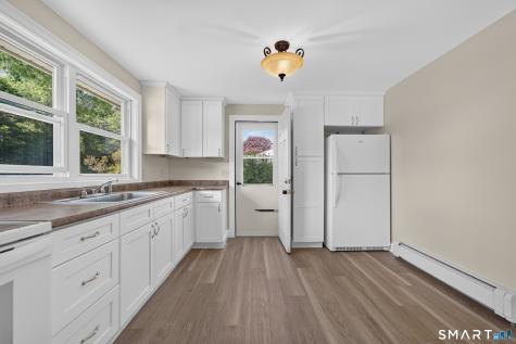 6 White Plains Road Norwich CT 06360