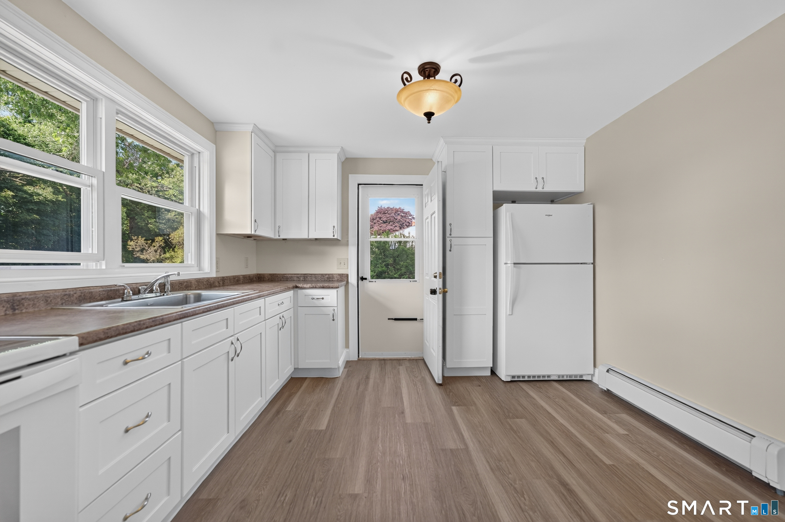 6 White Plains Road Norwich CT 06360